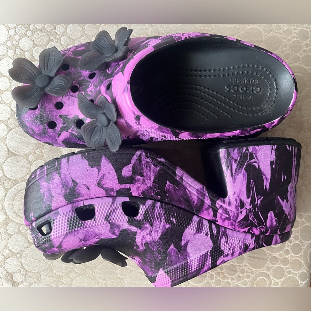 Purple and black Croc heels 👠 💜🖤🐊